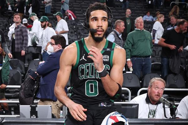 安哥拉主帅：国际足联不尊重非洲杯，选举时才会想起我们（安哥拉主帅抨击FIFA：对非洲杯缺乏尊重，到了选举才想到我们）