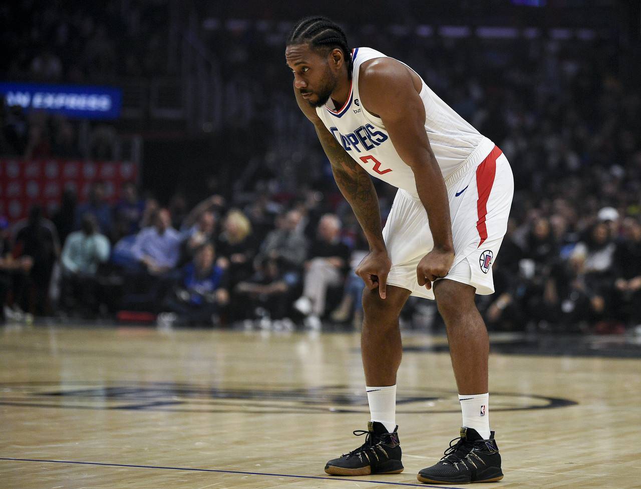 米堡官方：允许主帅爱德华兹与狼队谈判，已与后者达成协议条款（米堡官宣：主帅爱德华兹获准与狼队谈判，双方已就条款达成一致）