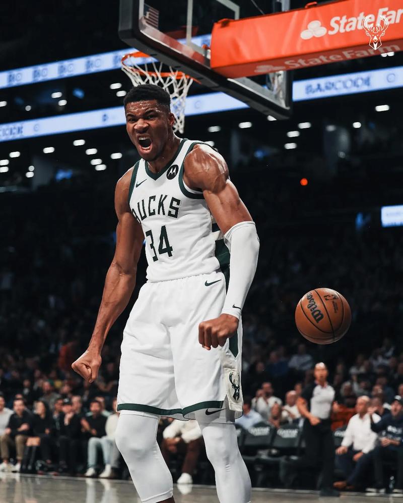 皇家马德里在圣马梅斯的闪耀之夜：逐一点评球员表现（圣马梅斯见证皇马高光时刻：逐个盘点球员发挥）