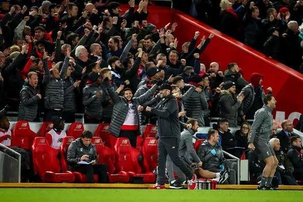 高手踢球都很省力（越是高手，踢球越轻松）