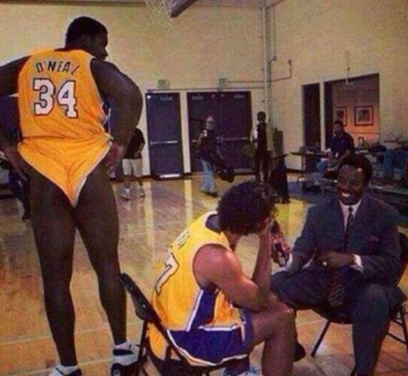 孔萨：凯恩给球队设立标准，那自然而然会激励我们（孔萨：凯恩树立球队标杆，激励着我们）