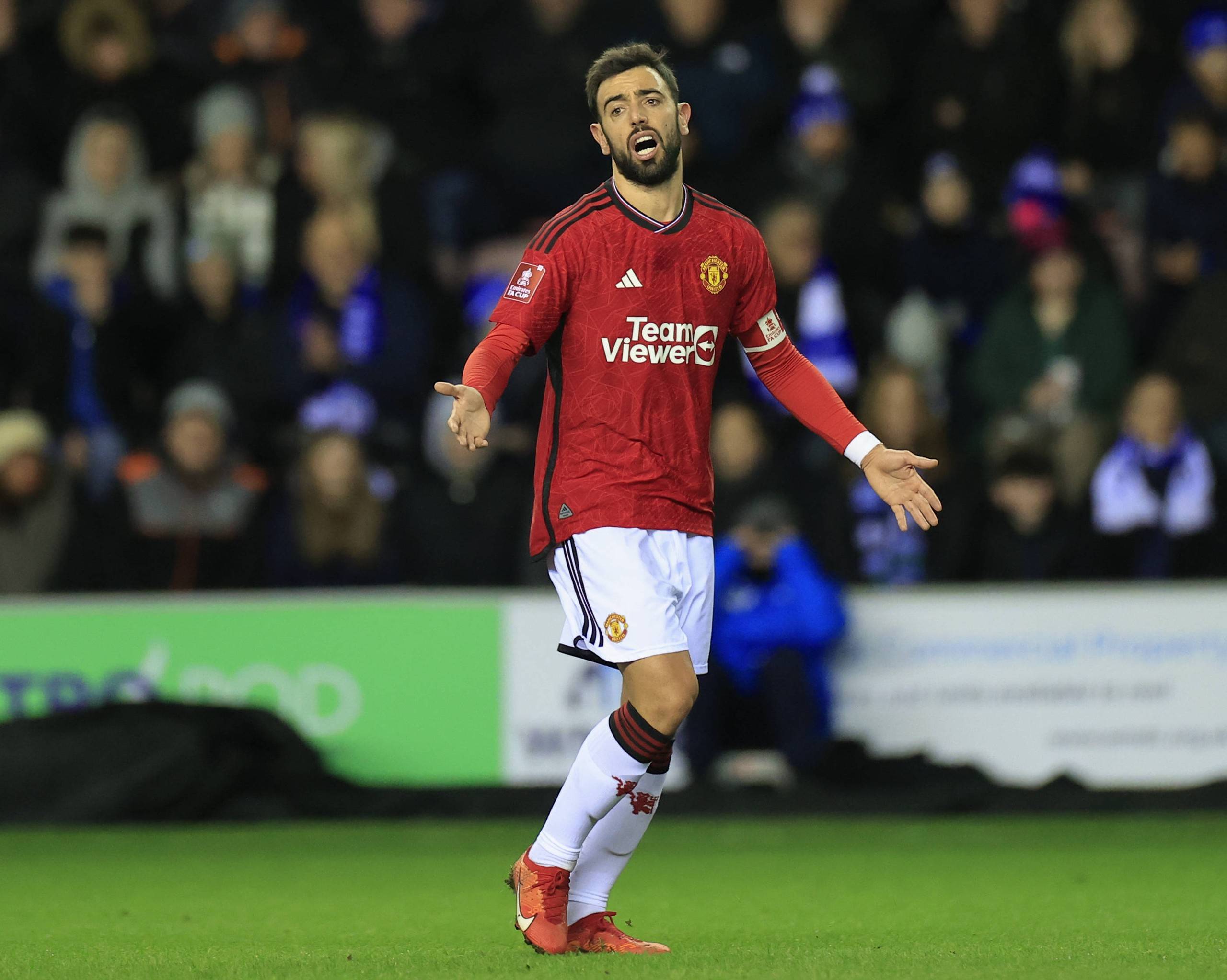 系统局了？柔佛全场狂轰48脚12射正未破门，海港仅6脚射门（柔佛48次射门12次射正仍无进球，海港全场仅6脚射门）