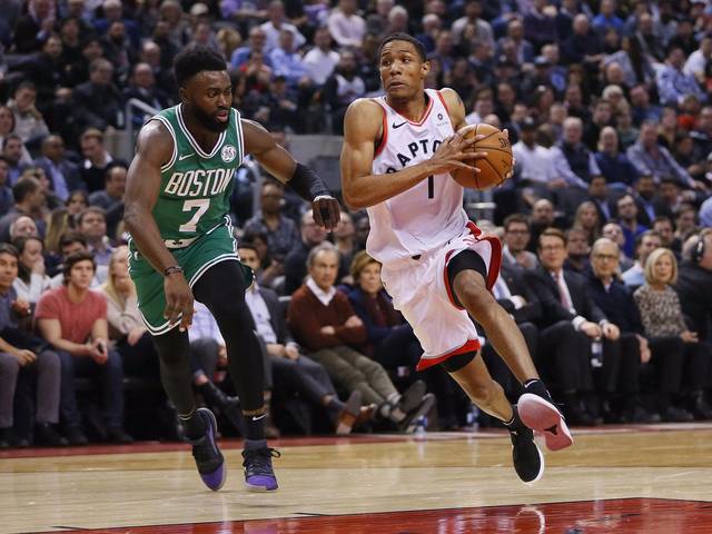 一斯佩齐亚球迷掉进看台和球场之间的沟里，被送进重症监护室（斯佩齐亚一球迷坠入看台与球场间沟渠，已送入重症监护室）