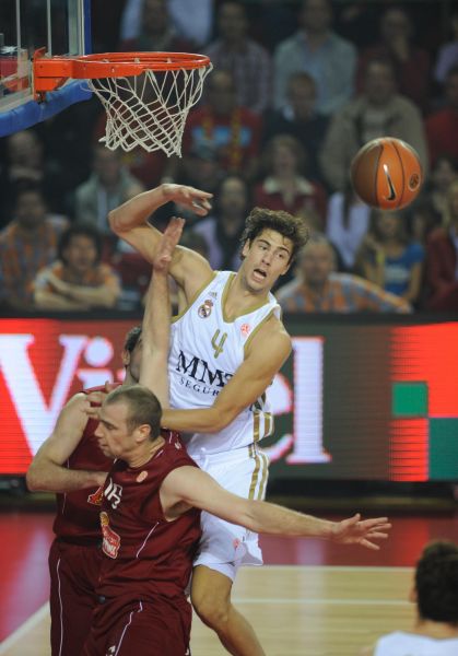 懂球帝12周年120大瞬间1／8决赛：重磅来袭，谁将通往八强？（懂球帝12周年120大瞬间16强开战：谁将跻身八强？）