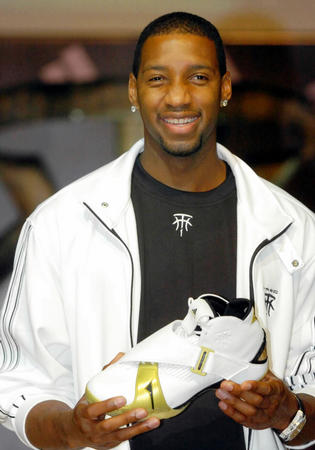 半场战报：门兴格拉德巴赫1-0科隆（半场比分：门兴格拉德巴赫1比0领先科隆）