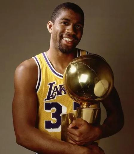 发生了什么？不敌纽卡后，瓜迪奥拉疑似和场边摄影师发生冲突（输给纽卡后，瓜迪奥拉疑与场边摄影师发生争执）