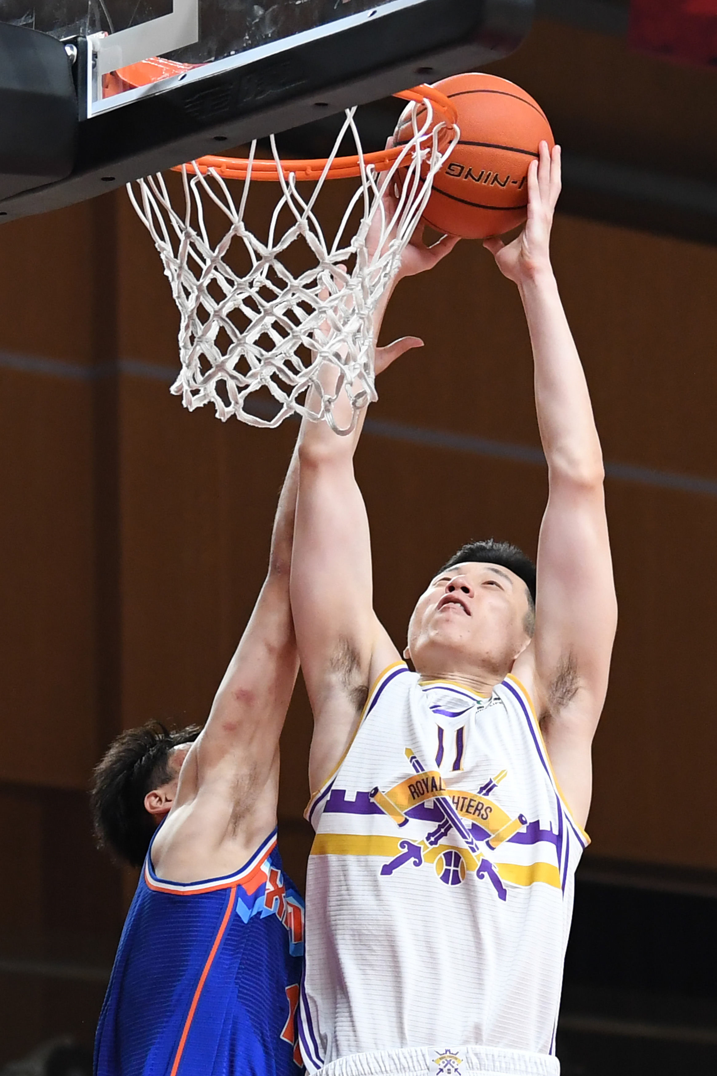 更多人接触 更多人接触